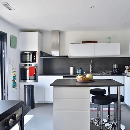 Apartment Of House With Sea View 50m From The